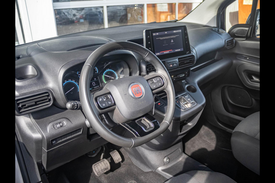 Fiat E-Doblò 136 L1 50 kWh Fiat E-Doblo 136 L1 50 kWh | Uit voorraad leverbaar | Navi | Camera | PDC | Apple Carplay | Cruise | Clima
