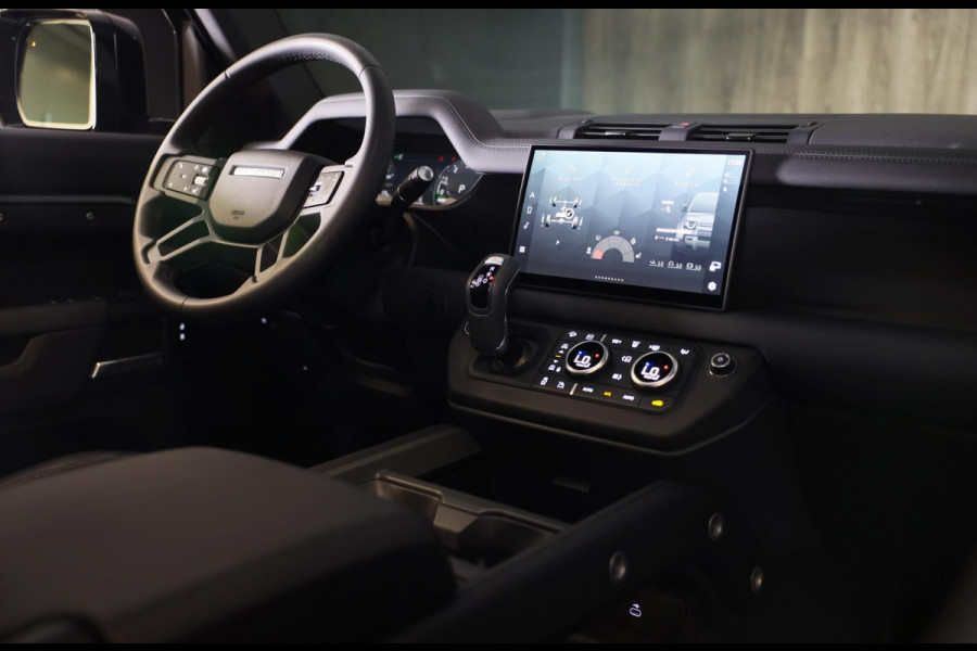 Land Rover Defender 110 2.0 P300e 110 X-Dynamic SE / Head Up / Memory / Elek Stoelen / Acc / Lane Assist / 360 Camera / Open Pano