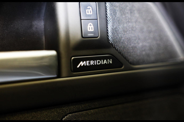Land Rover Defender 110 2.0 P300e 110 X-Dynamic SE / Head Up / Memory / Elek Stoelen / Acc / Lane Assist / 360 Camera / Open Pano