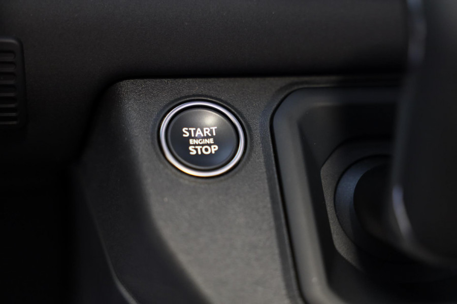 Land Rover Defender 110 2.0 P300e 110 X-Dynamic SE / Head Up / Memory / Elek Stoelen / Acc / Lane Assist / 360 Camera / Open Pano