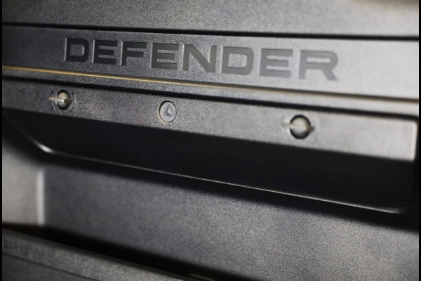 Land Rover Defender 110 2.0 P300e 110 X-Dynamic SE / Head Up / Memory / Elek Stoelen / Acc / Lane Assist / 360 Camera / Open Pano