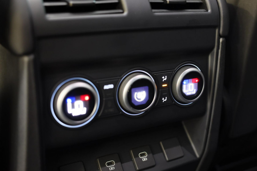 Land Rover Defender 110 2.0 P300e 110 X-Dynamic SE / Head Up / Memory / Elek Stoelen / Acc / Lane Assist / 360 Camera / Open Pano