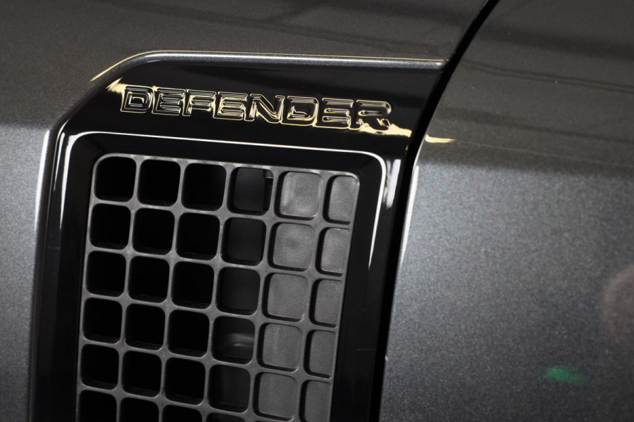 Land Rover Defender 110 2.0 P300e 110 X-Dynamic SE / Head Up / Memory / Elek Stoelen / Acc / Lane Assist / 360 Camera / Open Pano