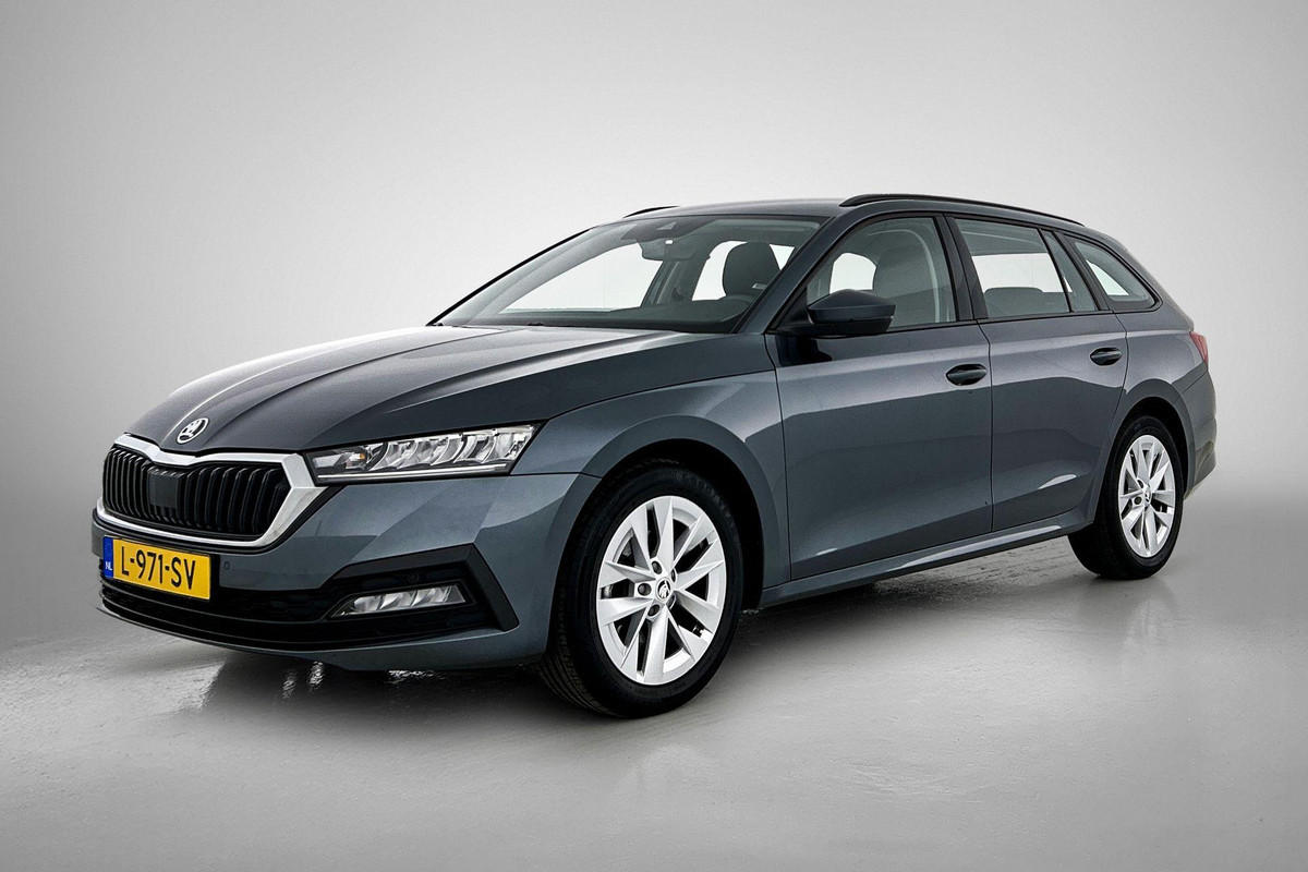 Škoda Octavia Combi 1.0 TSI Ambition Business (TREKHAAK ELEKT. INKLAPBAAR, STUURVERWARMING, PDC, CARPLAY, GOED ONDERHOUDEN) Škoda Octavia Combi 1.0 TSI Ambition Business (TREKHAAK ELEKT. INKLAPBAAR, STUURVERWARMING, PDC, CARPLAY, GOED ONDERHOUDEN)
