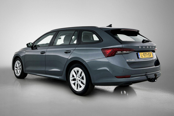 Škoda Octavia Combi 1.0 TSI Ambition Business (TREKHAAK ELEKT. INKLAPBAAR, STUURVERWARMING, PDC, CARPLAY, GOED ONDERHOUDEN)
