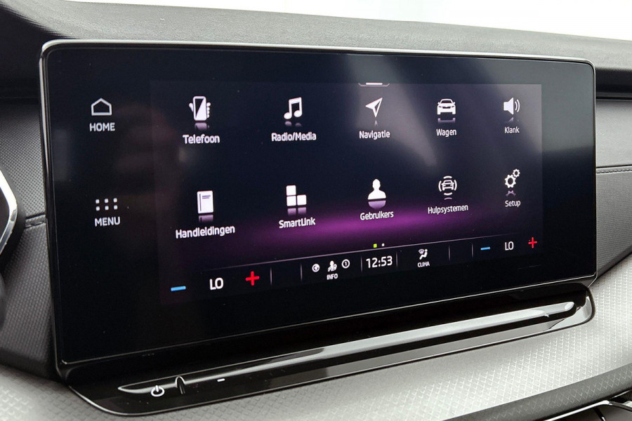 Škoda Octavia Combi 1.0 TSI Ambition Business (TREKHAAK ELEKT. INKLAPBAAR, STUURVERWARMING, PDC, CARPLAY, GOED ONDERHOUDEN)