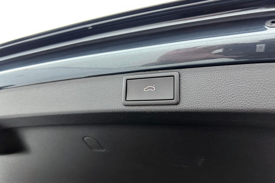 Škoda Octavia Combi 1.0 TSI Ambition Business (TREKHAAK ELEKT. INKLAPBAAR, STUURVERWARMING, PDC, CARPLAY, GOED ONDERHOUDEN)