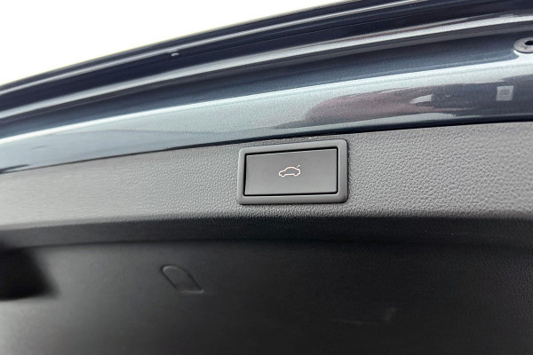 Škoda Octavia Combi 1.0 TSI Ambition Business (TREKHAAK ELEKT. INKLAPBAAR, STUURVERWARMING, PDC, CARPLAY, GOED ONDERHOUDEN)