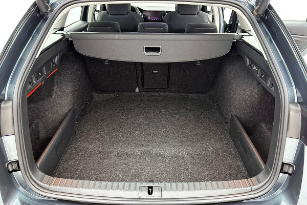 Škoda Octavia Combi 1.0 TSI Ambition Business (TREKHAAK ELEKT. INKLAPBAAR, STUURVERWARMING, PDC, CARPLAY, GOED ONDERHOUDEN)