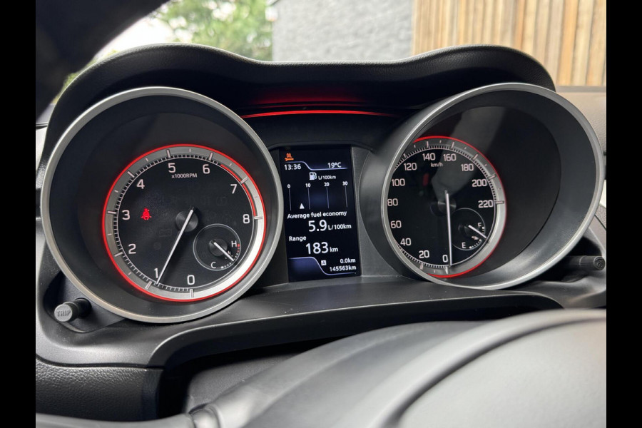 Suzuki Swift 1.0 Stijl Smart Hybrid Navigatiesysteem | LED | Stoelverwarming voor | Getint glas | Achteruitrijcamera | Adaptieve cruise contr