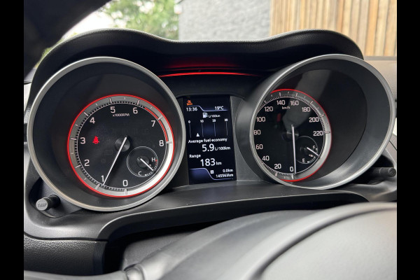 Suzuki Swift 1.0 Stijl Smart Hybrid Navigatiesysteem | LED | Stoelverwarming voor | Getint glas | Achteruitrijcamera | Adaptieve cruise contr