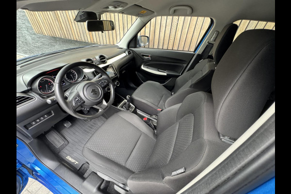 Suzuki Swift 1.0 Stijl Smart Hybrid Navigatiesysteem | LED | Stoelverwarming voor | Getint glas | Achteruitrijcamera | Adaptieve cruise contr
