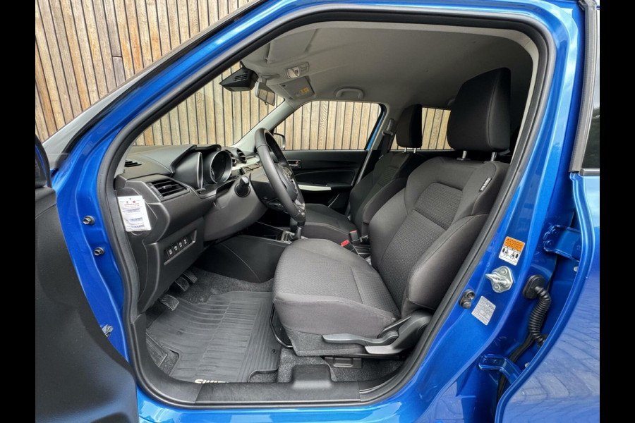 Suzuki Swift 1.0 Stijl Smart Hybrid Navigatiesysteem | LED | Stoelverwarming voor | Getint glas | Achteruitrijcamera | Adaptieve cruise contr