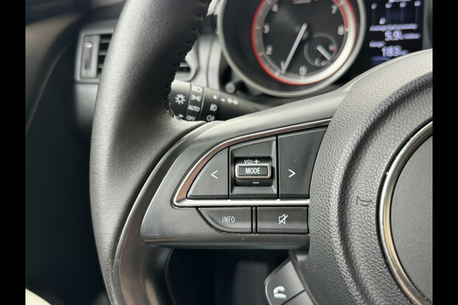 Suzuki Swift 1.0 Stijl Smart Hybrid Navigatiesysteem | LED | Stoelverwarming voor | Getint glas | Achteruitrijcamera | Adaptieve cruise contr
