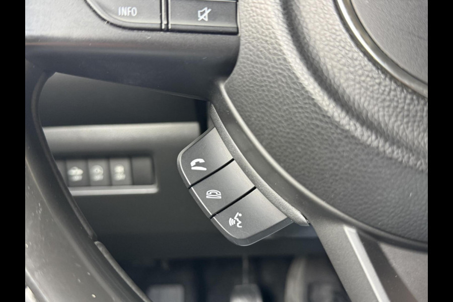 Suzuki Swift 1.0 Stijl Smart Hybrid Navigatiesysteem | LED | Stoelverwarming voor | Getint glas | Achteruitrijcamera | Adaptieve cruise contr