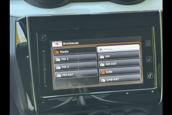 Suzuki Swift 1.0 Stijl Smart Hybrid Navigatiesysteem | LED | Stoelverwarming voor | Getint glas | Achteruitrijcamera | Adaptieve cruise contr