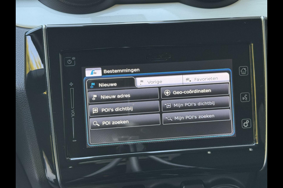Suzuki Swift 1.0 Stijl Smart Hybrid Navigatiesysteem | LED | Stoelverwarming voor | Getint glas | Achteruitrijcamera | Adaptieve cruise contr