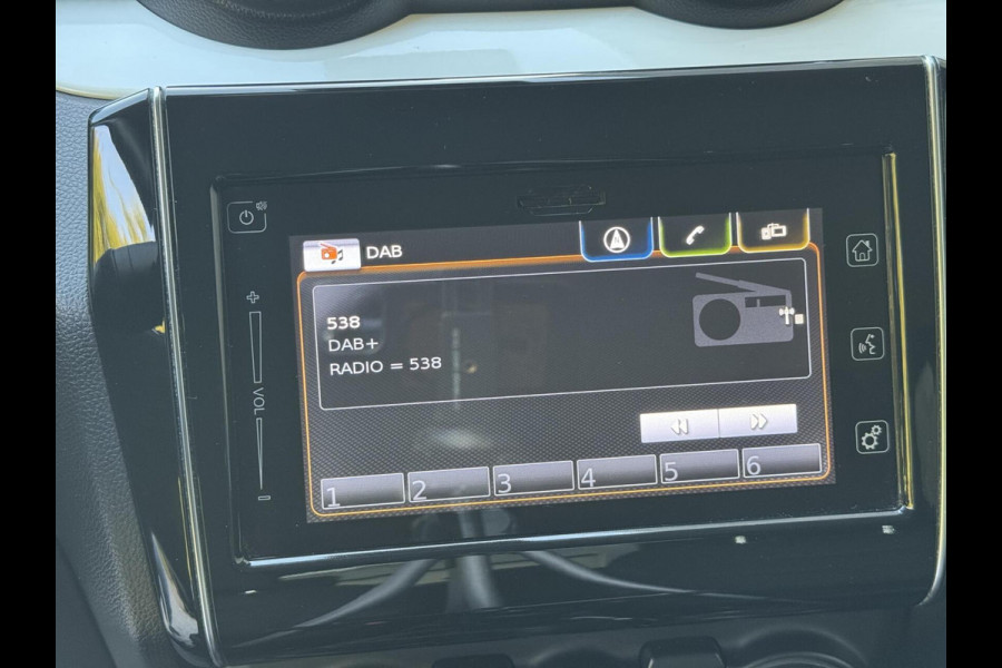 Suzuki Swift 1.0 Stijl Smart Hybrid Navigatiesysteem | LED | Stoelverwarming voor | Getint glas | Achteruitrijcamera | Adaptieve cruise contr