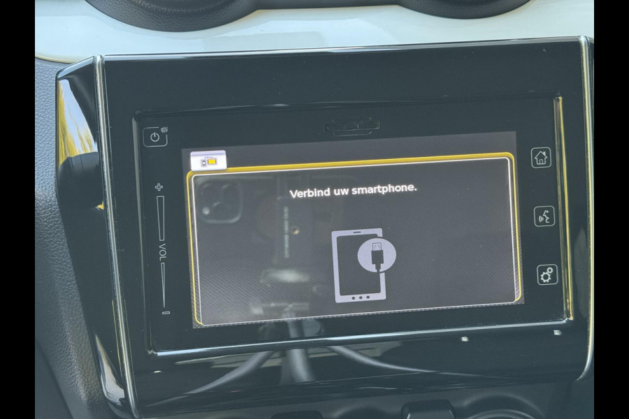 Suzuki Swift 1.0 Stijl Smart Hybrid Navigatiesysteem | LED | Stoelverwarming voor | Getint glas | Achteruitrijcamera | Adaptieve cruise contr