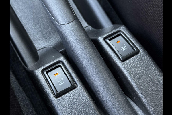 Suzuki Swift 1.0 Stijl Smart Hybrid Navigatiesysteem | LED | Stoelverwarming voor | Getint glas | Achteruitrijcamera | Adaptieve cruise contr