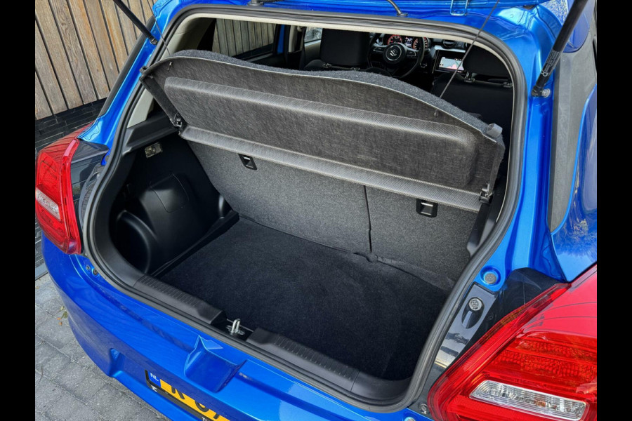 Suzuki Swift 1.0 Stijl Smart Hybrid Navigatiesysteem | LED | Stoelverwarming voor | Getint glas | Achteruitrijcamera | Adaptieve cruise contr