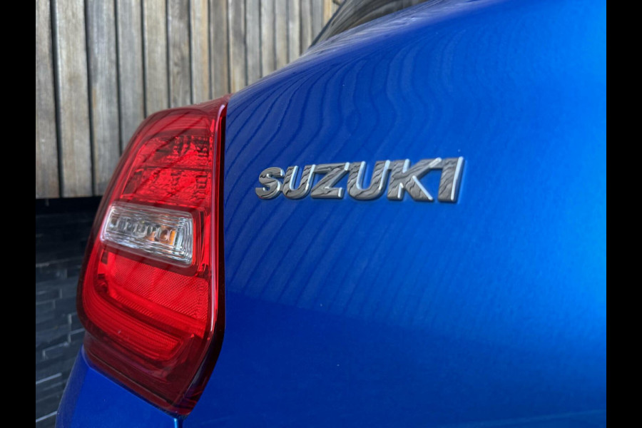 Suzuki Swift 1.0 Stijl Smart Hybrid Navigatiesysteem | LED | Stoelverwarming voor | Getint glas | Achteruitrijcamera | Adaptieve cruise contr
