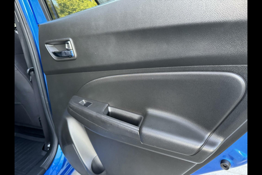 Suzuki Swift 1.0 Stijl Smart Hybrid Navigatiesysteem | LED | Stoelverwarming voor | Getint glas | Achteruitrijcamera | Adaptieve cruise contr