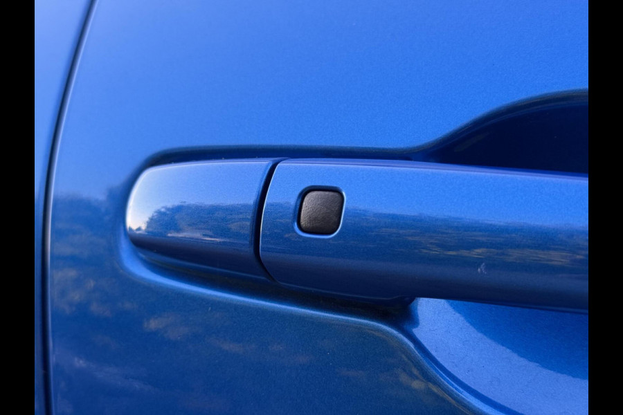 Suzuki Swift 1.0 Stijl Smart Hybrid Navigatiesysteem | LED | Stoelverwarming voor | Getint glas | Achteruitrijcamera | Adaptieve cruise contr