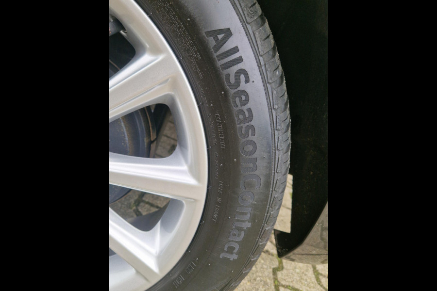 Ford Fiesta 1.0 EcoBoost Titanium X Zeer nette auto! | Navi. | All weather banden | Cruisecontrol | Privacy glass