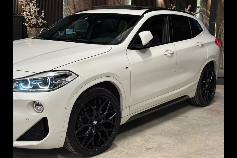 BMW X2 SDrive18i|M Pakket|PANO|BOMVOL!
