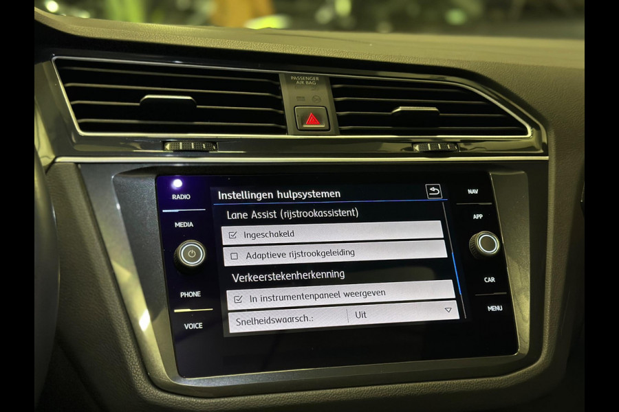 Volkswagen Tiguan 1.5 TSI 3X R-Line|PANO|BOMVOL!