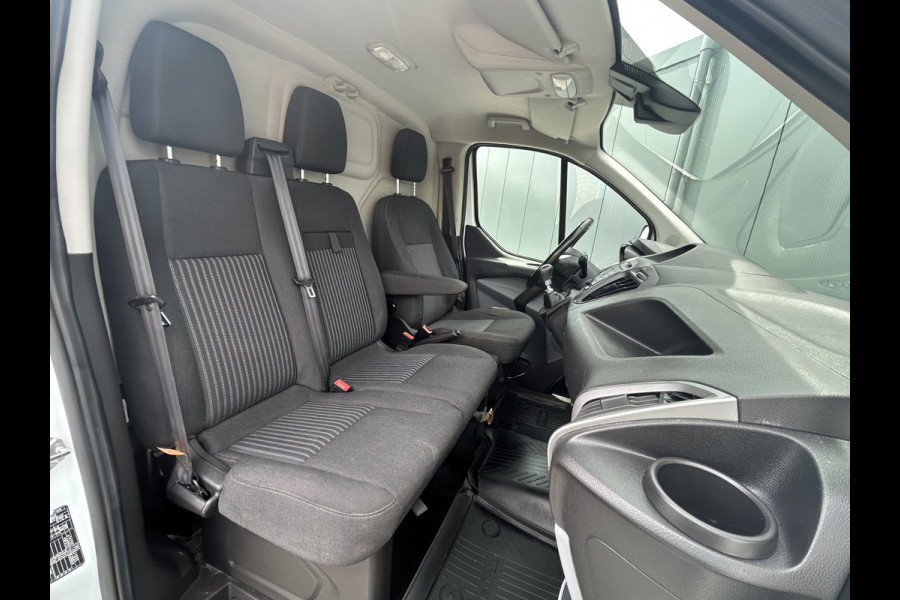 Ford Transit Custom Trend 2.0 TDCI 131 PK / L2H1 / AIRCO / CRUISE / NAVI / TREKHAAK / 3 - ZITS / CAMERA