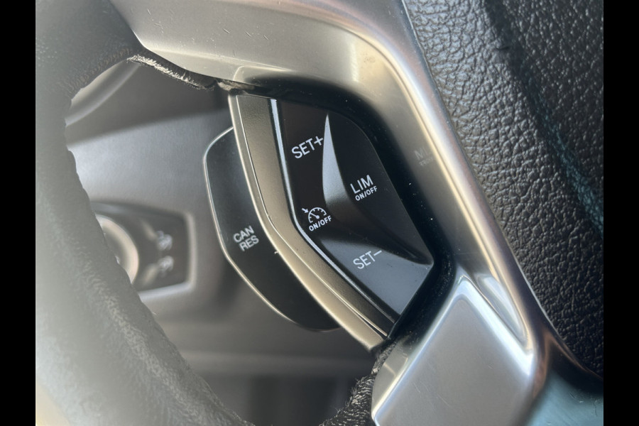 Ford Transit Custom Trend 2.0 TDCI 131 PK / L2H1 / AIRCO / CRUISE / NAVI / TREKHAAK / 3 - ZITS / CAMERA