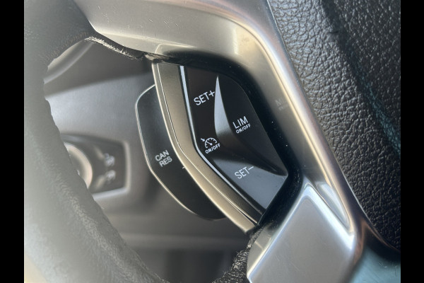 Ford Transit Custom Trend 2.0 TDCI 131 PK / L2H1 / AIRCO / CRUISE / NAVI / TREKHAAK / 3 - ZITS / CAMERA