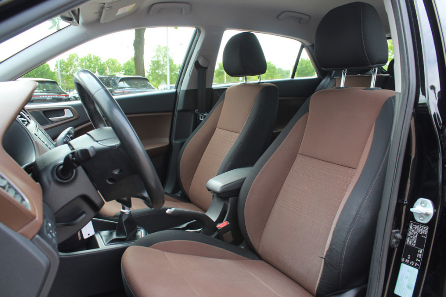Hyundai i20 1.0 T-GDI Comfort / Trekhaak / Camera / Navigatie / Parkeerhulp achter / Cruise Control / Getint glas
