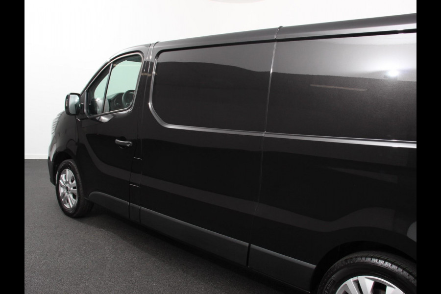 Renault Trafic 2.0 Blue dCi 110PK T30 L2H1 Advance Navigatie Airco Lichtmetalen velgen Betimmering Trekhaak Camera Parkeer sensoren Dab