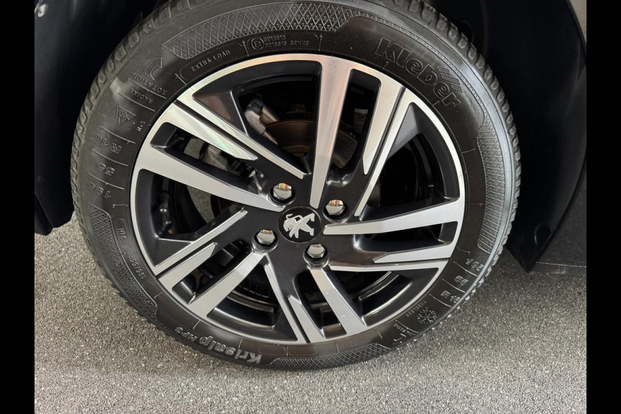 Peugeot 208 1.2 PureTech Blue Lease Allure HALF LEDER NIEUWE DISTRIBUTIERIEM