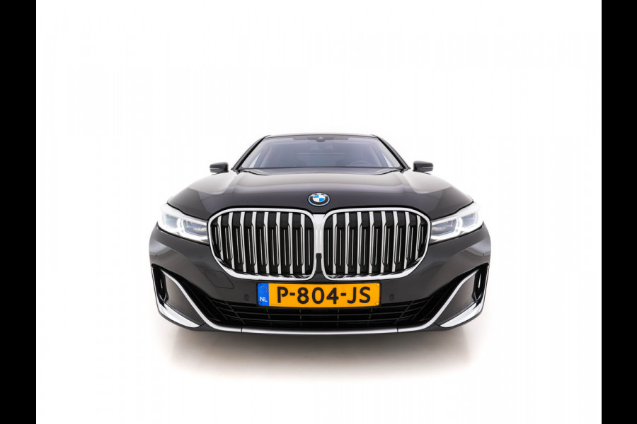 BMW 7 Serie 745e High Executive (INCL-BTW) *LASER-LED | EXCLUSIV-NAPPA-LEATHER | HEAD-UP | SOFT-CLOSE | BLIND-SPOT | MEMORY-PACK | DIGI-COCKPIT | KEYLESS | DAB+ | CAMERA | COMFORT-SEATS | AMBIENT-LIGHT | DAB | CARPLAY | 18"
