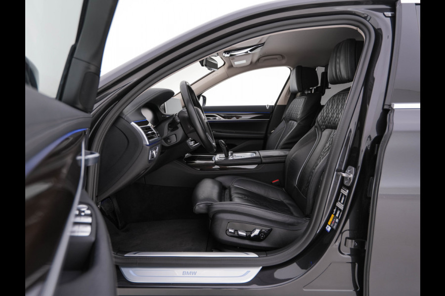 BMW 7 Serie 745e High Executive (INCL-BTW) *LASER-LED | EXCLUSIV-NAPPA-LEATHER | HEAD-UP | SOFT-CLOSE | BLIND-SPOT | MEMORY-PACK | DIGI-COCKPIT | KEYLESS | DAB+ | CAMERA | COMFORT-SEATS | AMBIENT-LIGHT | DAB | CARPLAY | 18"