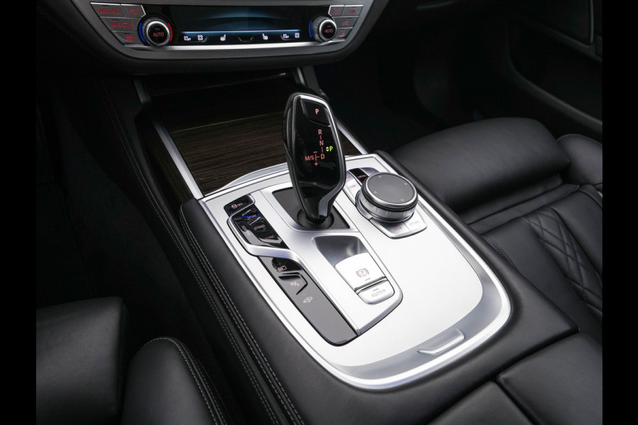 BMW 7 Serie 745e High Executive (INCL-BTW) *LASER-LED | EXCLUSIV-NAPPA-LEATHER | HEAD-UP | SOFT-CLOSE | BLIND-SPOT | MEMORY-PACK | DIGI-COCKPIT | KEYLESS | DAB+ | CAMERA | COMFORT-SEATS | AMBIENT-LIGHT | DAB | CARPLAY | 18"
