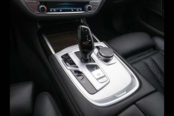 BMW 7 Serie 745e High Executive (INCL-BTW) *LASER-LED | EXCLUSIV-NAPPA-LEATHER | HEAD-UP | SOFT-CLOSE | BLIND-SPOT | MEMORY-PACK | DIGI-COCKPIT | KEYLESS | DAB+ | CAMERA | COMFORT-SEATS | AMBIENT-LIGHT | DAB | CARPLAY | 18"