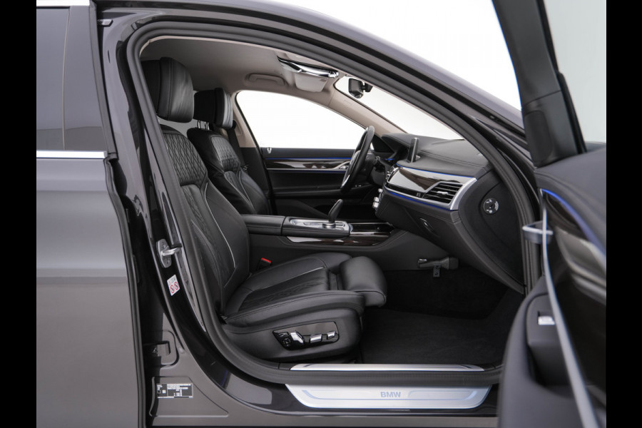 BMW 7 Serie 745e High Executive (INCL-BTW) *LASER-LED | EXCLUSIV-NAPPA-LEATHER | HEAD-UP | SOFT-CLOSE | BLIND-SPOT | MEMORY-PACK | DIGI-COCKPIT | KEYLESS | DAB+ | CAMERA | COMFORT-SEATS | AMBIENT-LIGHT | DAB | CARPLAY | 18"