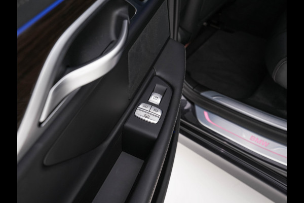 BMW 7 Serie 745e High Executive (INCL-BTW) *LASER-LED | EXCLUSIV-NAPPA-LEATHER | HEAD-UP | SOFT-CLOSE | BLIND-SPOT | MEMORY-PACK | DIGI-COCKPIT | KEYLESS | DAB+ | CAMERA | COMFORT-SEATS | AMBIENT-LIGHT | DAB | CARPLAY | 18"