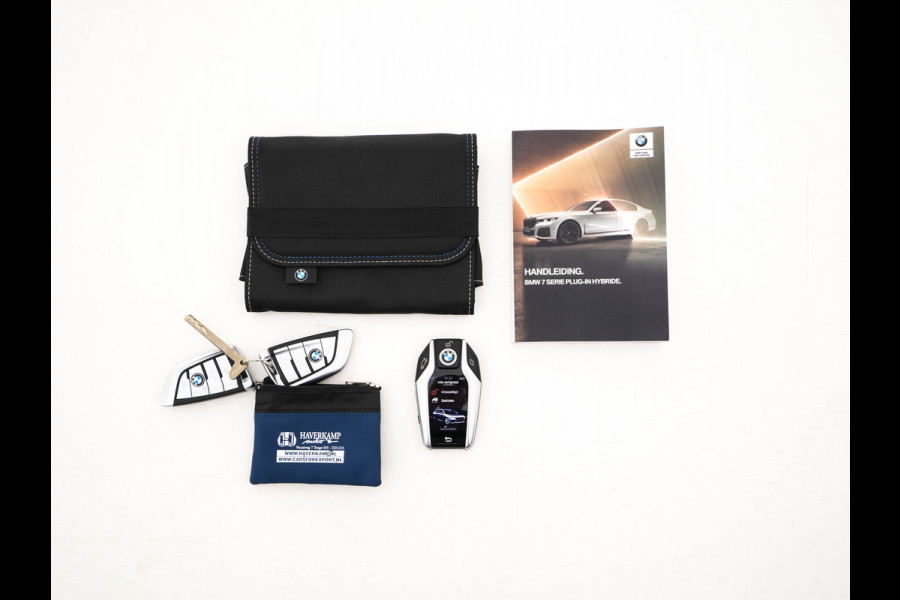 BMW 7 Serie 745e High Executive (INCL-BTW) *LASER-LED | EXCLUSIV-NAPPA-LEATHER | HEAD-UP | SOFT-CLOSE | BLIND-SPOT | MEMORY-PACK | DIGI-COCKPIT | KEYLESS | DAB+ | CAMERA | COMFORT-SEATS | AMBIENT-LIGHT | DAB | CARPLAY | 18"