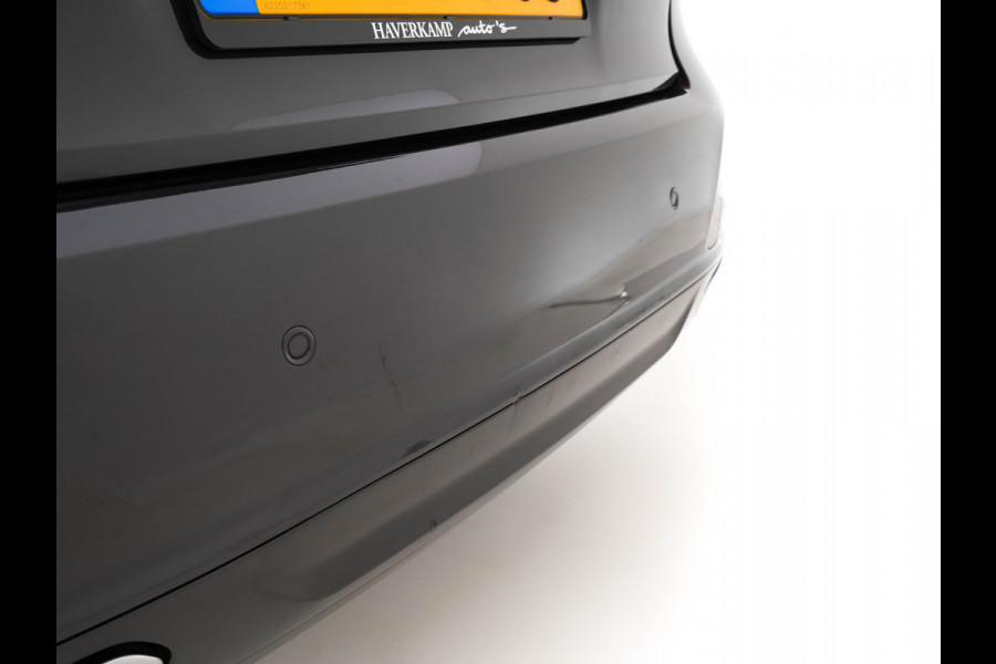 BMW 7 Serie 745e High Executive (INCL-BTW) *LASER-LED | EXCLUSIV-NAPPA-LEATHER | HEAD-UP | SOFT-CLOSE | BLIND-SPOT | MEMORY-PACK | DIGI-COCKPIT | KEYLESS | DAB+ | CAMERA | COMFORT-SEATS | AMBIENT-LIGHT | DAB | CARPLAY | 18"