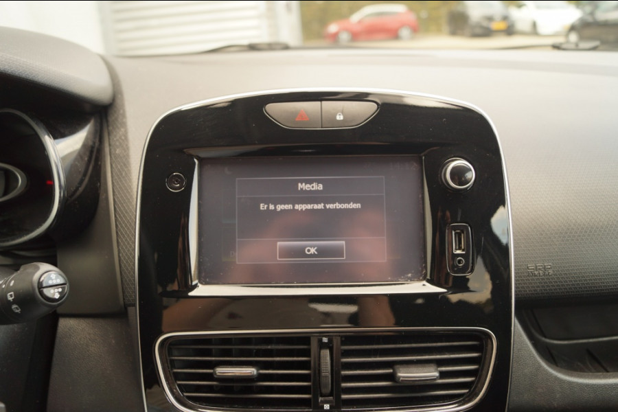 Renault Clio Estate 0.9 TCe 90pk Limited -NAVI-AIRCO-LED-