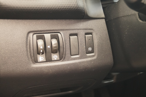 Renault Clio Estate 0.9 TCe 90pk Limited -NAVI-AIRCO-LED-