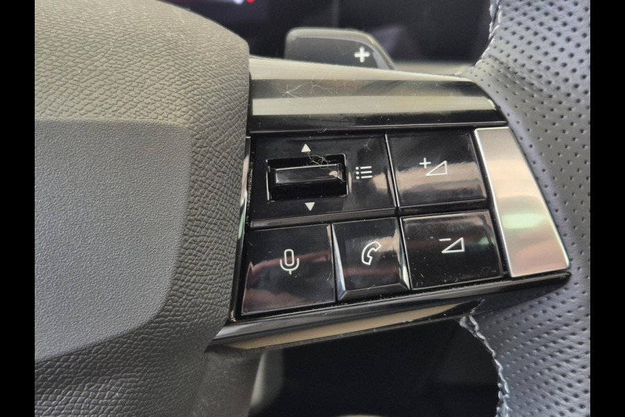 Opel Astra 1.2 Turbo Hybrid Ultimate Automaat | Head-up Display | Panoramisch Schuif/Kanteldak | Navigatie | Keyless Entry | AGR Comfortstoelen |