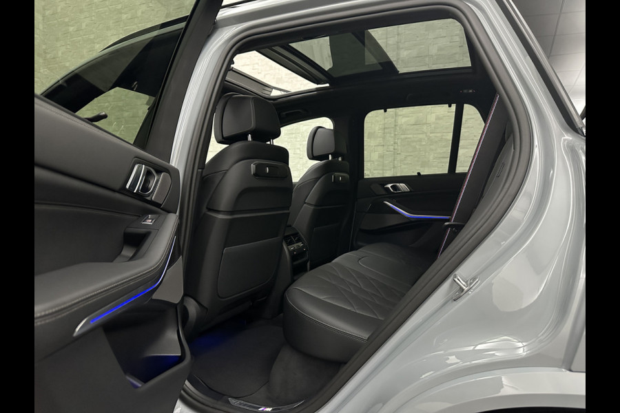 BMW X5 50e M-Sport Pro | 360 Camera | ACC | Panorama | Carbon | Head-Up | Trekhaak | Harman-Kardon | Memory | 22 inch | Comfortstoelen | Stoelverwarming V+A | Keyless-Entry | M-Gordels | Iconic-Glow | Stuurverwarming | ISO-Glas | Luchtvering | Zonwering | Carplay |