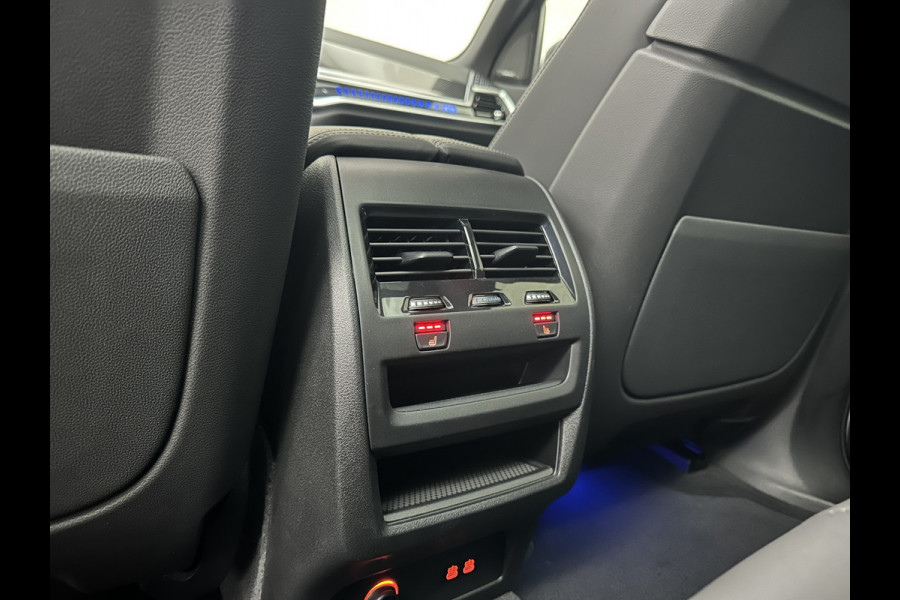 BMW X5 50e M-Sport Pro | 360 Camera | ACC | Panorama | Carbon | Head-Up | Trekhaak | Harman-Kardon | Memory | 22 inch | Comfortstoelen | Stoelverwarming V+A | Keyless-Entry | M-Gordels | Iconic-Glow | Stuurverwarming | ISO-Glas | Luchtvering | Zonwering | Carplay |